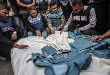 صورة استشهاد صحفيين وإصابة آخرين في قصف خيمة الإعلاميين بالمستشفى المعمداني بغزة..