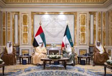 صورة أمير الكويت ومنصور بن زايد يبحثان العلاقات الأخوية وتعزيز التعاون المشترك بين البلدين