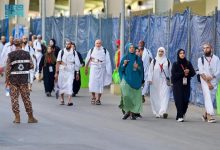 صورة ضيوف الرحمن يبدأون أول مناسك الحج بالتوافد إلى مشعر منى لقضاء يوم التروية.. ماذا تعرف عن المكانة التاريخية لهذا المشعر؟