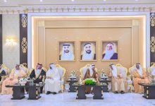 صورة حاكم عجمان ووليّ عهده يواصلان استقبال المهنّئين بعيد الأضحى المبارك