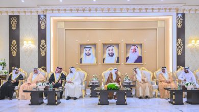 صورة حاكم عجمان ووليّ عهده يواصلان استقبال المهنّئين بعيد الأضحى المبارك