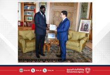 صورة العاهل المغربي يتلقى رسالة خطية من رئيس غامبيا