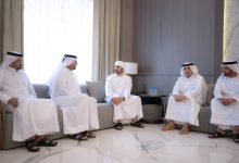 صورة حمدان بن محمد يقدم واجب العزاء في وفاة والدة راشد ثاني المطروشي