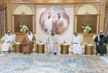 صورة محمد بن راشد يستقبل المهنئين بعيد الأضحى المبارك