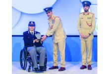 صورة ضابط إيطالية تلهم العالم من دبي