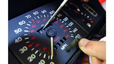 صورة بائعو سيارات مستعملة يخدعون المشترين بإخفاء عيوب جوهرية وتلاعب في عداد المسافة