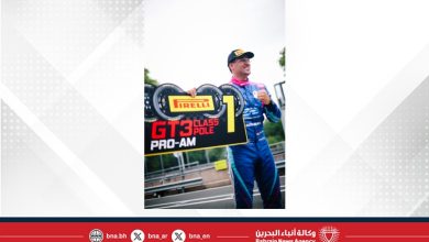صورة فريق سمو الشيخ عيسى بن عبدالله بن حمد آل خليفة “تو سيز” لسباق السيارات يعتلي منصة التتويج في بريتيش جي تي بالمملكة المتحدة