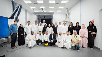 صورة “الإمارات للفضاء” وجامعة خليفة تبدآن تشغيل أول نظام دفع مستدام لقمر اصطناعي مصغر يتم تطويره في الدول