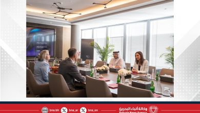 صورة وزيرة التنمية المستدامة الرئيس التنفيذي لمجلس التنمية الاقتصادية تستقبل سفير الولايات المتحدة الأمريكية لدى مملكة البحرين