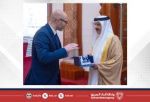 صورة جلالة الملك المعظم يستقبل الأمين العام للمحكمة الدائمة للتحكيم