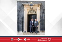 صورة في إطار الزيارة الرسمية التي يقوم بها سموه إلى المملكة المتحدة..سمو ولي العهد رئيس مجلس الوزراء يلتقي رئيس وزراء المملكة المتحدة..ويؤكد:العلاقات التاريخية التي تجمع البحرين وبريطانيا تعززها شراكة استراتيجية متميزة تتسم بالتطور والنمو على كافة الأصعدة