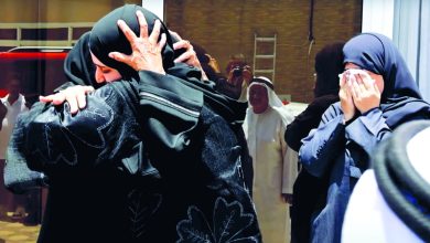 صورة سريلانكية تلتقي عائلة إماراتية عملت لديها قبل 40 عاماً
