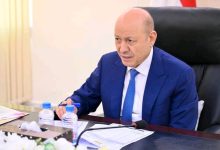 صورة الرئيس يجتمع في عدن باللجنة الأمنية العليا ويستمع لتقارير عسكرية وأمنية واقتصادية