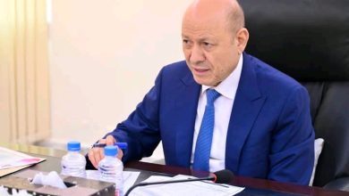 صورة الرئيس يجتمع في عدن باللجنة الأمنية العليا ويستمع لتقارير عسكرية وأمنية واقتصادية