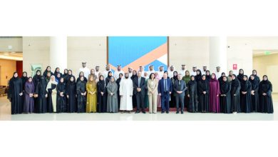 صورة تخريج 100 موظف في برنامج تأهيل متخصصي الموارد البشرية لحكومة دبي     