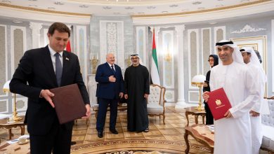 صورة ولي عهد أبوظبي والرئيس البيلاروسي يبحثان سبل تعزيز العلاقات الثنائية