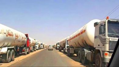 صورة ابتزاز وجبايات غير قانونية تدفع سائقو قاطرات الغاز إلى تعليق عملهم في محافظات الجنوب