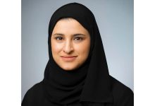 صورة سارة الأميري تهنئ الطلبة الأوائل لحصولهم على نتائج متميزة