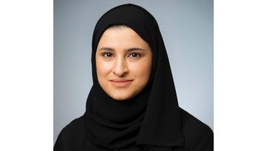 صورة سارة الأميري تهنئ الطلبة الأوائل لحصولهم على نتائج متميزة
