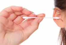 صورة علامة في شمع الأذن تدل على الإصابة بمرض باركنسون