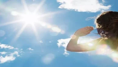صورة ماذا يحدث لجسمك عند التعرض لأشعة الشمس وقت الذروة؟
