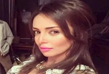 صورة إسراء عبدالفتاح تحتفل بعيد الأضحى بـ”إسدال” الصلاة