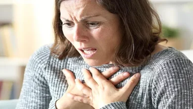صورة لماذا نشعر بألم المعدة وضيق التنفس عند الخوف؟