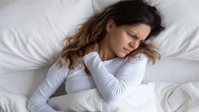 صورة وضعيات النوم..  لماذا النوم على الظهر قد لا يكون الخيار الأفضل؟