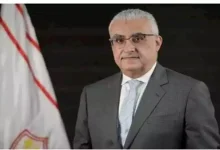 صورة عمرو أدهم يودع محمد عبدالشافي بعد قرار اعتزاله