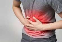 صورة عاني من هذه الأعراض.. رجل يكتشف إصابته بورم بهذه الطريقة