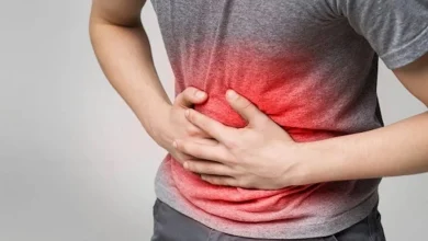 صورة عاني من هذه الأعراض.. رجل يكتشف إصابته بورم بهذه الطريقة