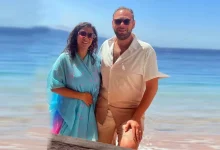 صورة بالصور.. محمد علي رزق يحتفل بعيد زواجه الرابع في أجواء رومانسية