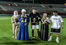 صورة 17 صورة ترصد لاعبي سيراميكا مع عائلاتهم بعد الفوز بكأس الرابطة