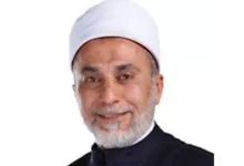 صورة هل زيارة المريض واجبة أم مستحبة؟.. عالم أزهرى يجيب