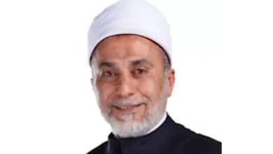 صورة هل زيارة المريض واجبة أم مستحبة؟.. عالم أزهرى يجيب