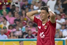 صورة إمام عاشور يساند لاعبي الأهلى أمام بالميراس (صورة)
