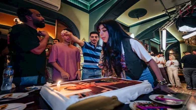 صورة بالصور| فريق مسلسل “ابن النصابة” يحتفل بعيد ميلاد ياسمينا العبد