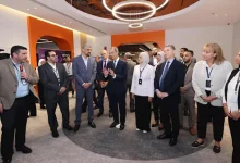 صورة وزير الاتصالات يتفقد مقر شركة “VXI” الأمريكية لخدمات التعهيد