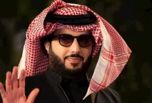 صورة بالفيديو- المستشار تركي آل الشيخ يروج لنزال الملاكمة الأقوى في العالم