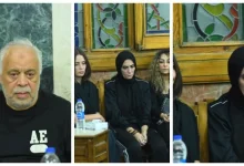 صورة تامر حسني وإيمان العاصي .. بالصور النجوم في عزاء والدة سارة وفيق