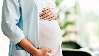 صورة مخاطر مزدوجة.. دراسة تحذر من الحمل بعد الـ45