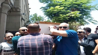 صورة بالصور.. تشييع جثمان والد الفنان تامر عبد المنعم إلى مثواه الأخير بأرض