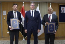صورة مصر توقع اتفاقية مع “لوك أويل” للتنقيب عن البترول في الصحراء الشرقية
