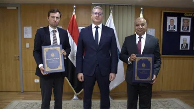 صورة مصر توقع اتفاقية مع “لوك أويل” للتنقيب عن البترول في الصحراء الشرقية