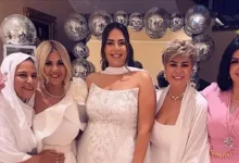 صورة بالصور.. مفيدة شيحة تبكي في حفل زفاف ابنتها