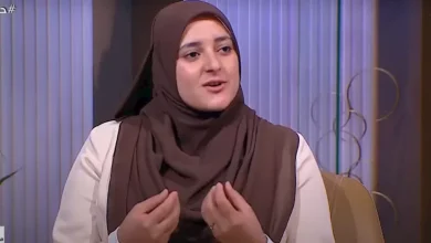 صورة بصلي في البيت وانا متعطرة.. هل صلاتي صحيحة؟.. أمينة الفتوى تجيب