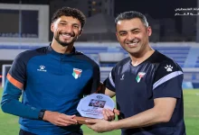صورة منتخب فلسطين يكرم وسام أبو على بعد التتويج بالدوري المصري مع الأهلي