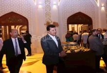 صورة ظهور وزير الرياضة في عزاء والدة عمرو الجنايني عضو لجنة التخطيط بالزمال