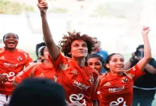 صورة فلسطينية ومشجعة.. من هن اللاعبات اللواتي ظهرن في إعلان الأهلي عن قميصه