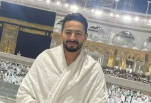 صورة حمادة هلال يوجه رسالة لجمهوره أثناء أدائه فريضة الحج